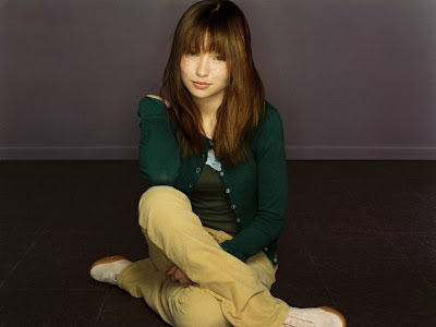 Emily Browning 380 x 566 20k jpg