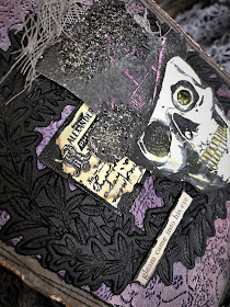 Sara Emily Barker https://sarascloset1.blogspot.com/2018/10/a-gleam-in-his-eye.html A Gleam In His Eye Tim Holtz Stampers Anonymous Sizzix Alterations Halloween Card 8