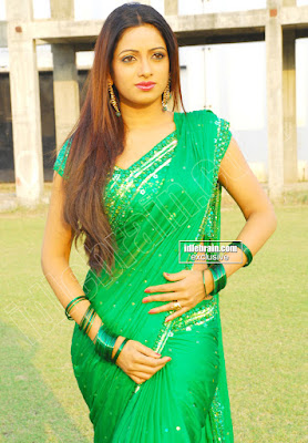 Actress Udaya BHanu in Green Saree Pics