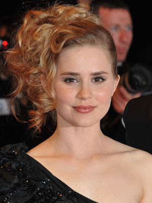 Alison Lohman Beautiful Hairstyle at 1208 PM