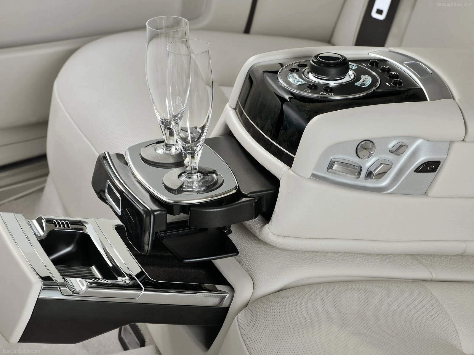 Hình ảnh xe siêu sang Rolls-Royce Ghost Extended Wheelbase 2012 & nội ngoại thất