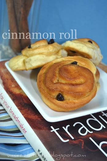 Umiezzkitchen: Doh roti asas dan cinnamon rolls