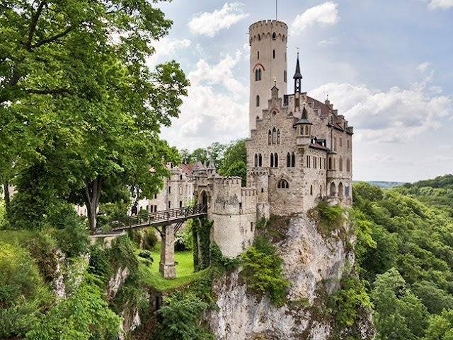 Lichtenstein Castle, Jerman