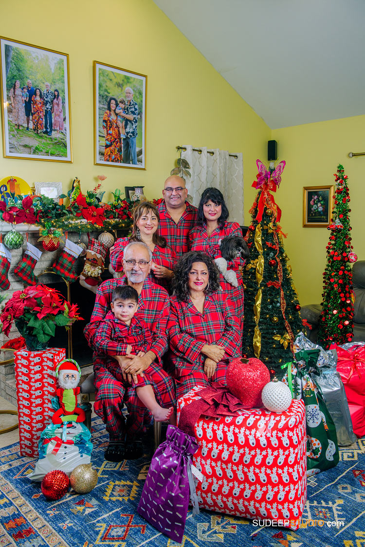 Ann Arbor Family Portrait Photography for Christmas Cards by SudeepStudio.com Ann Arbor Family Holiday Portrait Photographer