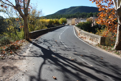 SANT MAGÍ DE LA BRUFAGANYA A LA BISBAL DEL PENEDÈS PR-C-224 AMB VARIANTS, Pont de pedra sobre la Riera de Marmellar al Pla de Manlleu (Aiguamúrcia)