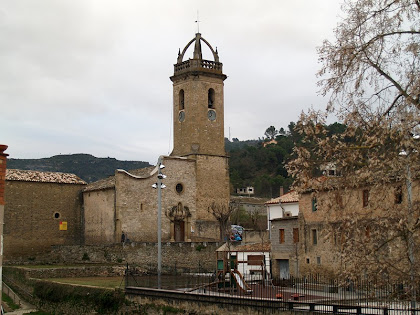 L'església de Sant Feliu des del Pont del Rector