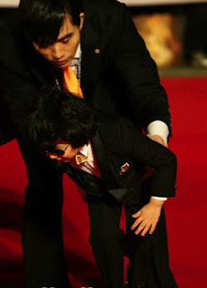 http://vietsukino.blogspot.com/2012/10/9-selebritis-korea-yang-jatuh-di-red.html