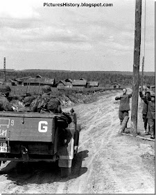 Red Army soldiers surrender Das Reich division Waffen SS August 25 1941