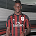 Com regime "militar" Balotelli assina com o Milan