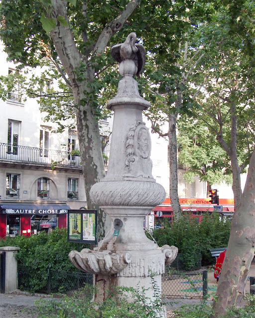 Fontaine Dejean, Square de la Place-Pasdeloup, Paris