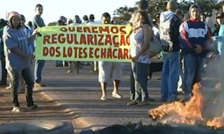 Motorista que atropelou manifestantes em Cristalina se apresenta á polícia