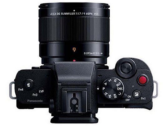 Объектив Leica DG Summilux 9mm f/1.7 Asph. с фотоаппаратом Panasonic Lumix G100, вид сверху