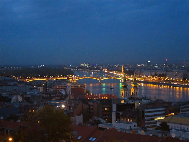 漁夫の砦からのブダペストの夜景