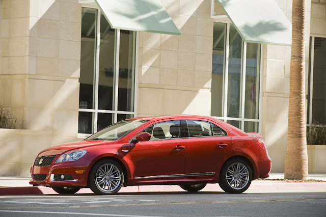 2011 Suzuki Kizashi Sport Side View