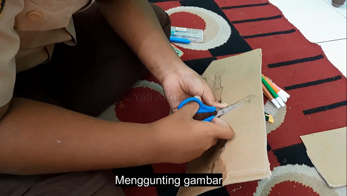 Cara Membuat Wayang Dari Kardus Bekas (kerajinan tangan siswa kelas 5 SD)