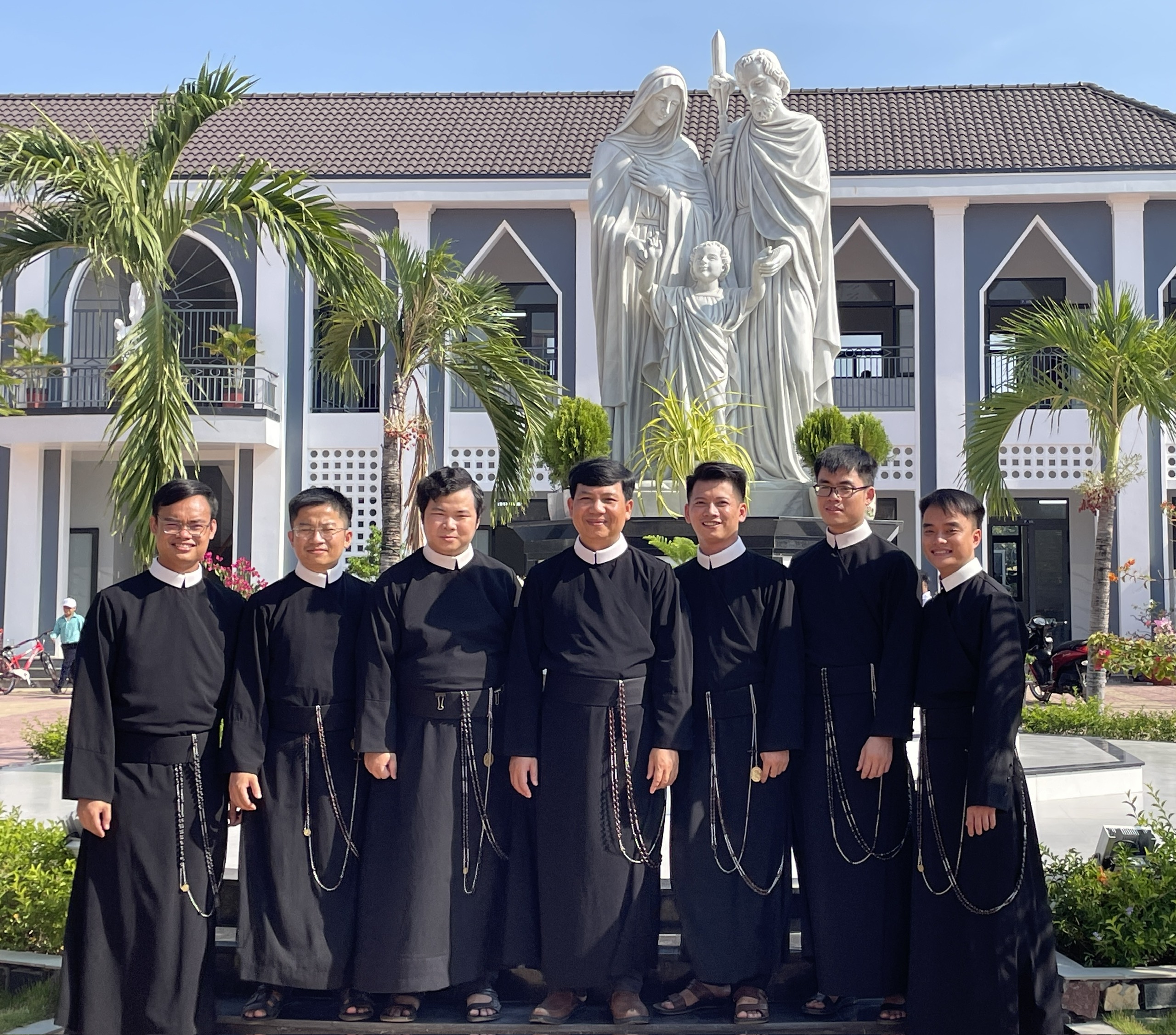 Giáo phận Nha Trang: Giới thiệu Ơn gọi Dòng Chúa Cứu Thế - Giáo xứ Hòa Nghĩa