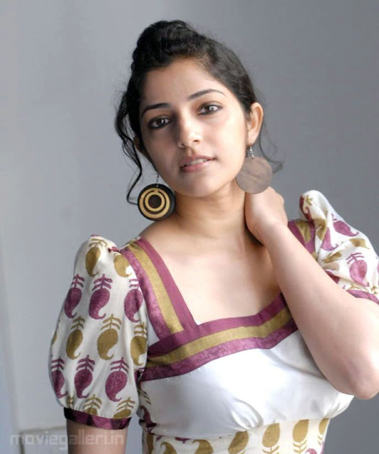 Indian Actress Actress Nishanti Evani Hot And Sexy Images At Event Photoshoot