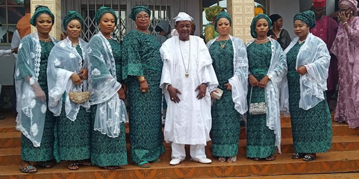 new-photos-of-alaafin-of-oyo-and-his-wives