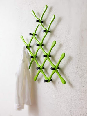 wall clothes rack - green