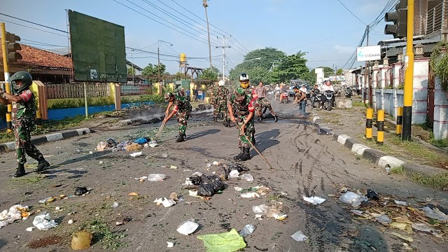 MARAK PEMBLOKIRAN JALAN DI DOMPU, KEPEMIMPINAN BUPATI AKJ PATUT DIPERTANYAKAN 