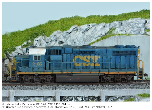 Modelleisenbahn_Bachmann_GP_38-2_CSX_2186_001-004.jpg; Mit Ölfarben und Acrylfarben gealterte Diesellokomotive (GP 38-2 CSX 2186) im Maßstab 1:87. Quelle: Frank-Egon Stoll-Berberich 2017, www.f-es-b.de.