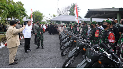 Presiden Jokowi Saksikan Penyerahan Motor di Kodim 1503/Tual