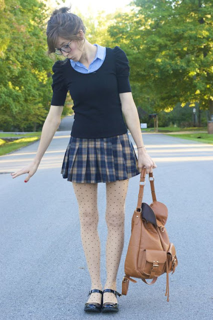 teenage-school-dressing 