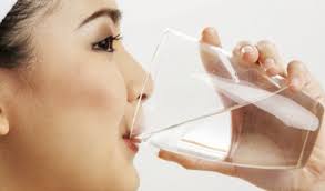Ini Manfaat nya Jika Kamu Minum Air Putih Setiap Bangun Tidur di Pagi Hari,simak!