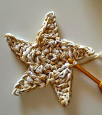 http://ladycrochet.blogspot.com.es/2013/12/mi-estrella-de-navidad-my-xmas-star.html