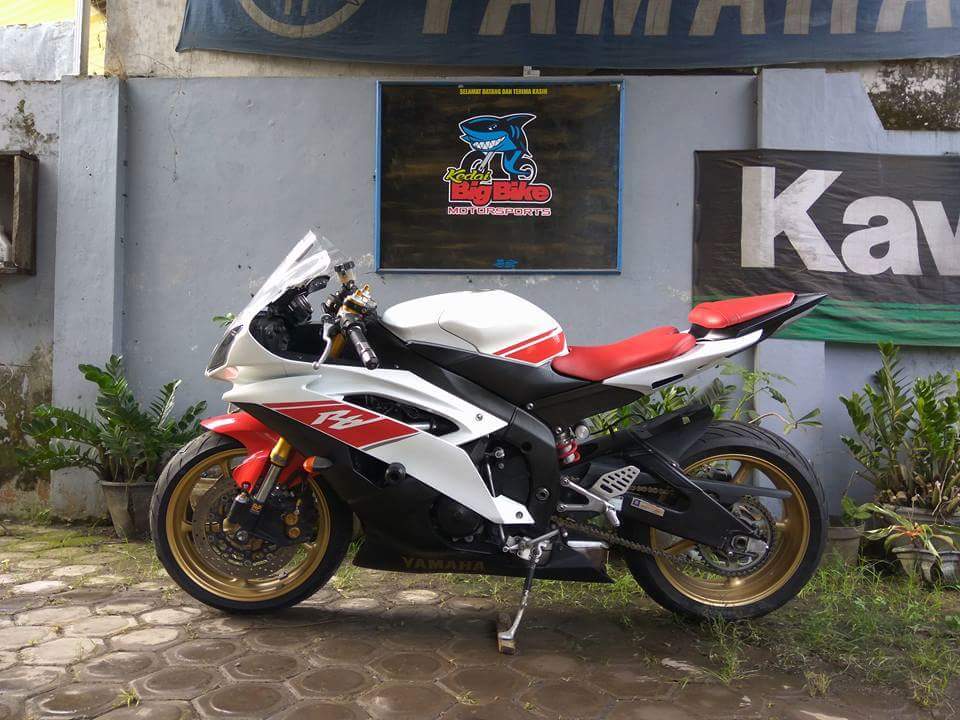 PUSAT MOGE BEKAS Jual Yamaha R6 Tahun 2010 LAPAK MOTOR 