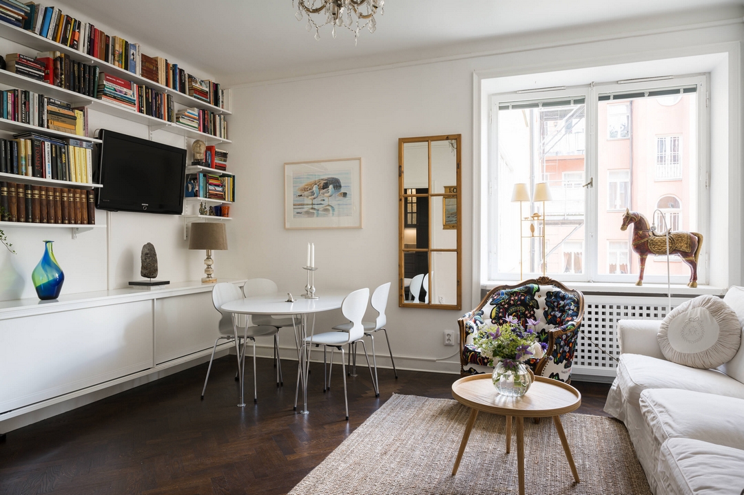 MINI-CHAMBRE ET CUISINE EN COULOIR