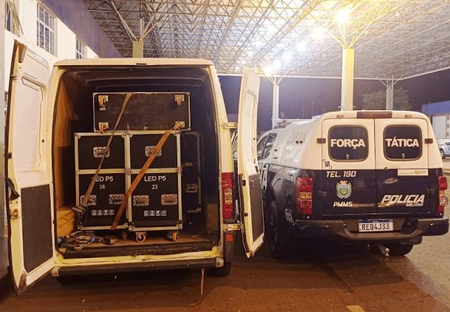Itaquiraí-Polícia Militar apreende cerca de R$ 330 mil em painéis de LED, produtos de descaminho
