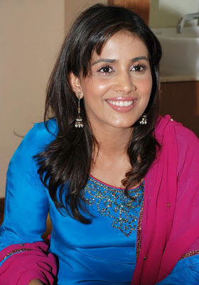 Sonali Kulkarni actress