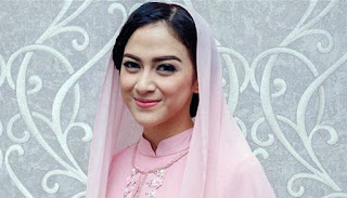 Karir Nina Zatulini 