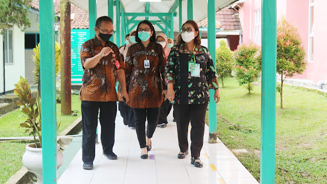 Survey Akreditasi Rumah Sakit di RSUD Banyumas secara Luring dari Lembaga Akreditasi Rumah Sakit Damar Husada Paripurna (LARS DHP)