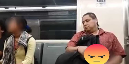 [VIDEO] Captan a sujeto masturbándose abiertamente en Metro de la CDMX