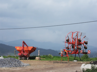 Maquinaria agrícola. Campiello, Tineo. Grupo Ultramar Acuarelistas