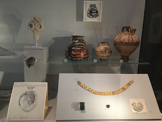 Octopus-themed Minoan artefacts