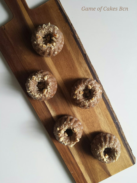 Mini bundt cakes de canela y avellanas bizcochitos