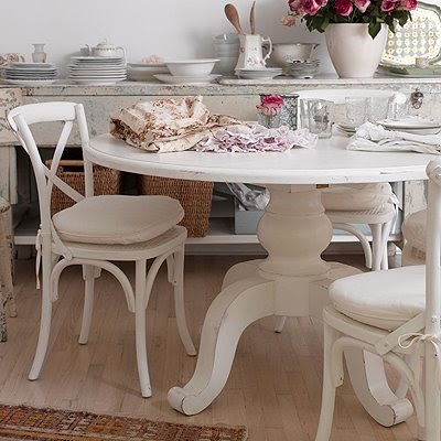 Classic Style: Shabby Chic Dining Room