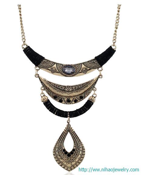 Occident alloy Diamonds necklace