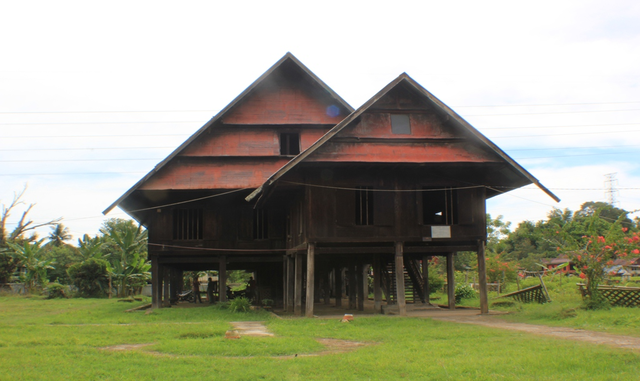 Rumah Adat Saoraja Lapinceng