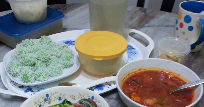 Food, cooking & family: kuih-kuih buka puasa