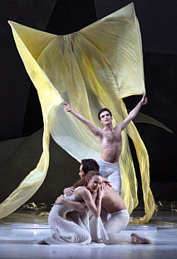 Glen Tetley's production of Arne Nordheim's 'The Tempest' © Erik Berg