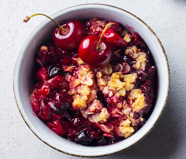 Old Fashioned Cherry Crisp