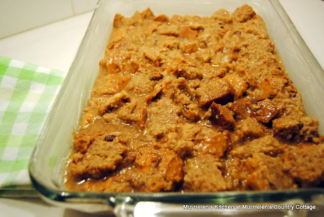 Irish Brown Bread Pudding at Miz Helen's Country Cottage