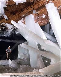 gua kristal terbesar