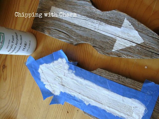 Chipping with Charm: Salvaged Fence Arrows...www.chippingwithcharm.blogspot.com