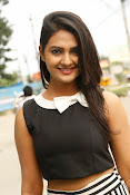 Neha Deshpande Glamorous look-thumbnail-16