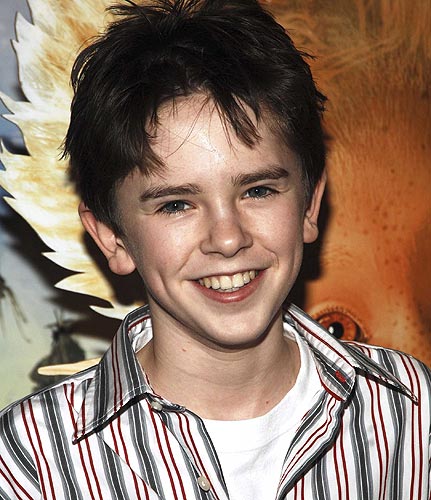 I just finished watching August Rush which as I highly suspected I adored